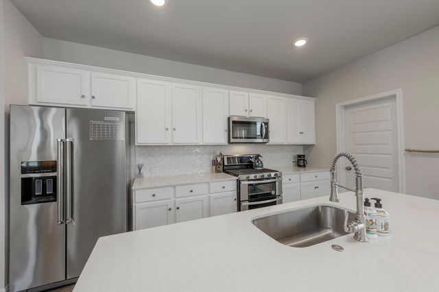 7915 Mellencamp DR, Austin, TX 78744