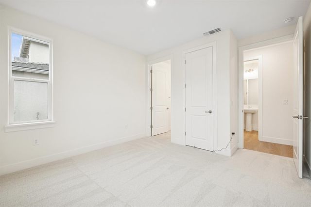 956 Caprock Ln, Bickford Ranch, CA 95648