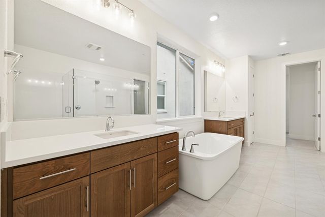 956 Caprock Ln, Bickford Ranch, CA 95648