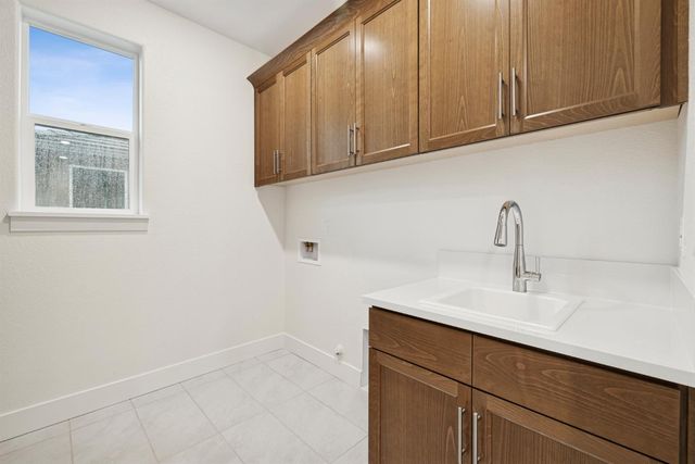 956 Caprock Ln, Bickford Ranch, CA 95648