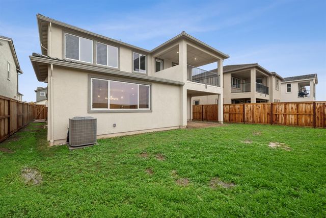 956 Caprock Ln, Bickford Ranch, CA 95648