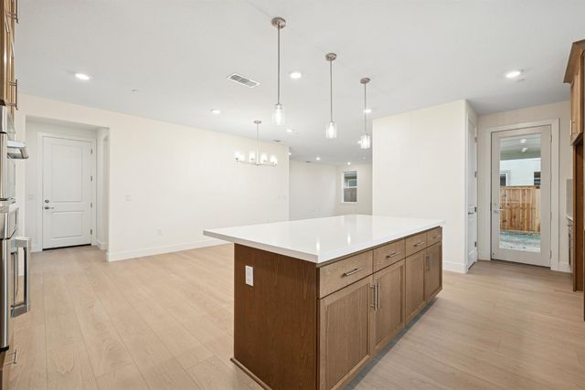 956 Caprock Ln, Bickford Ranch, CA 95648