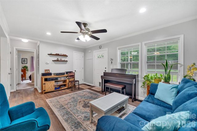 1095 E Prince Road, Landrum, SC 29356