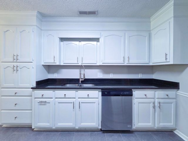 1175 Meadowcroft Drive, Sumter, SC 29154