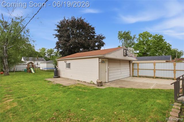 529 Champaign Road, Lincoln Park, MI 48146