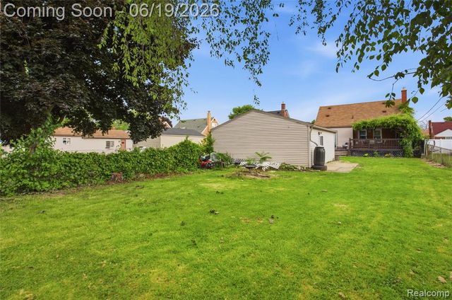 529 Champaign Road, Lincoln Park, MI 48146