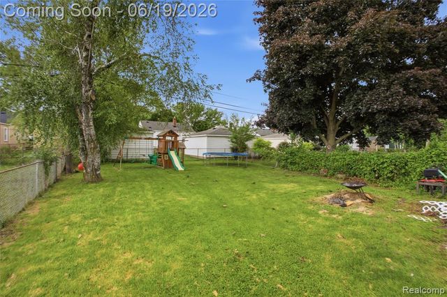 529 Champaign Road, Lincoln Park, MI 48146