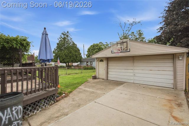 529 Champaign Road, Lincoln Park, MI 48146