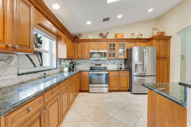 6818 Rienzo Street, Wellington, FL 33467