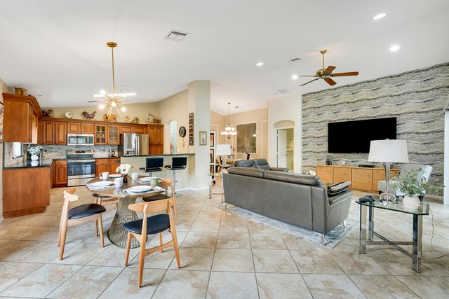 6818 Rienzo Street, Wellington, FL 33467