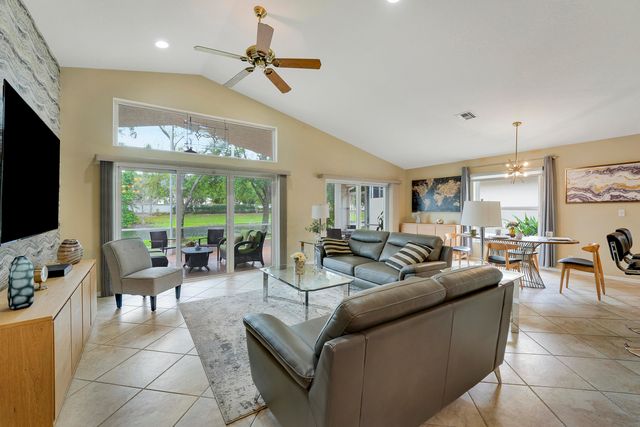 6818 Rienzo Street, Wellington, FL 33467