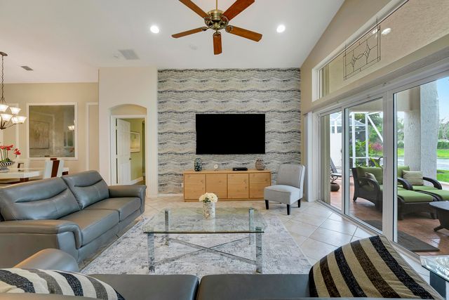 6818 Rienzo Street, Wellington, FL 33467