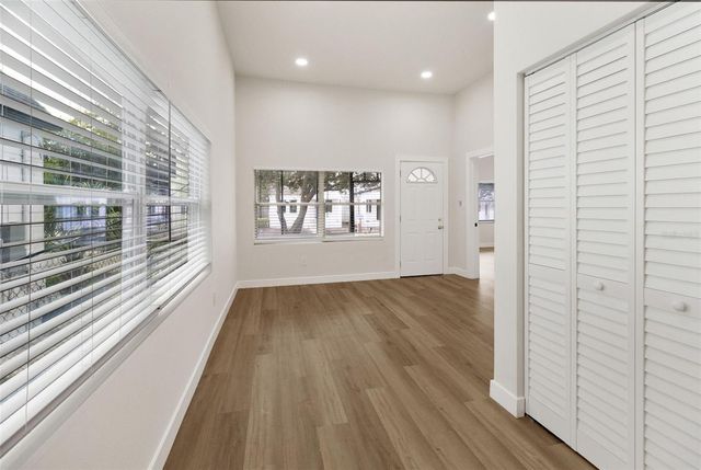 2329 W BEACH STREET, Tampa, FL 33607