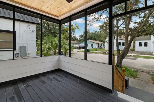 2329 W BEACH STREET, Tampa, FL 33607