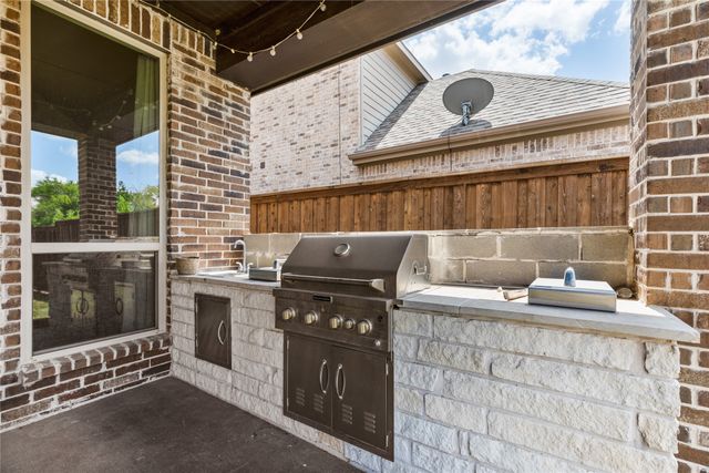 1304 Damsel Caitlyn Drive, Lewisville, TX 75056