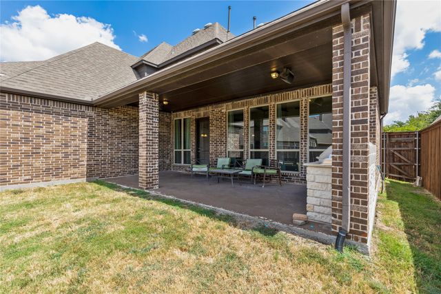 1304 Damsel Caitlyn Drive, Lewisville, TX 75056