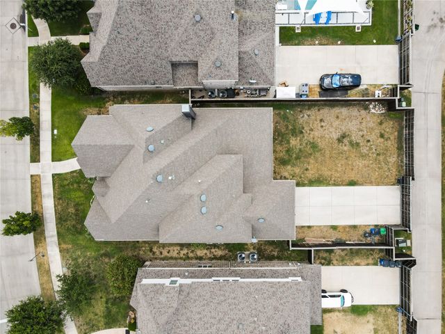 1304 Damsel Caitlyn Drive, Lewisville, TX 75056