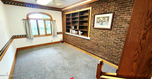 173 Highway 7, Girard, KS 66743