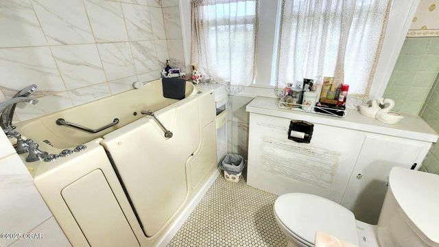 173 Highway 7, Girard, KS 66743