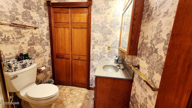 173 Highway 7, Girard, KS 66743