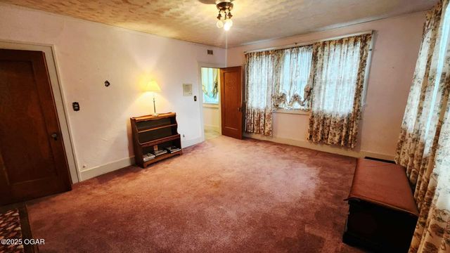 173 Highway 7, Girard, KS 66743