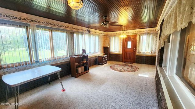 173 Highway 7, Girard, KS 66743