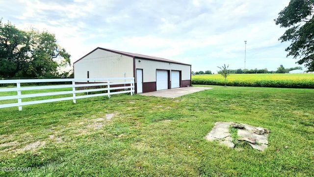 173 Highway 7, Girard, KS 66743