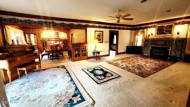 173 Highway 7, Girard, KS 66743