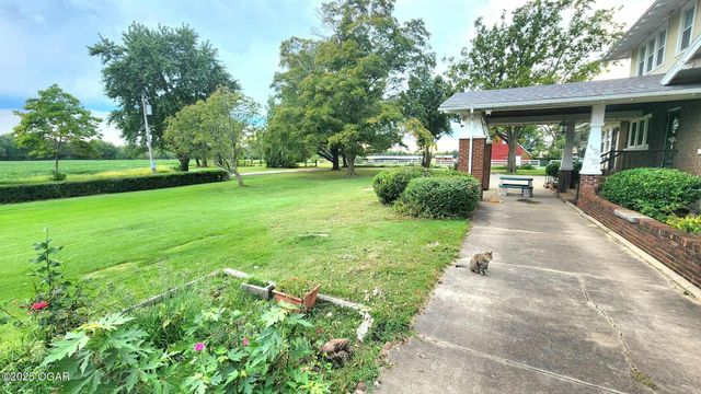 173 Highway 7, Girard, KS 66743