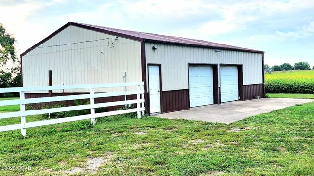 173 Highway 7, Girard, KS 66743