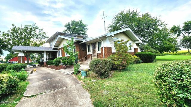 173 Highway 7, Girard, KS 66743