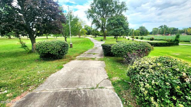 173 Highway 7, Girard, KS 66743