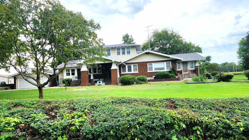 173 Highway 7, Girard, KS 66743