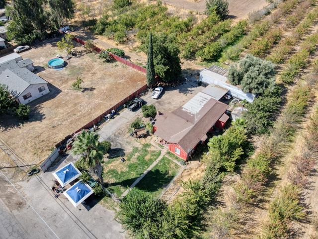 2209 N Marks Avenue, Fresno, CA 93722