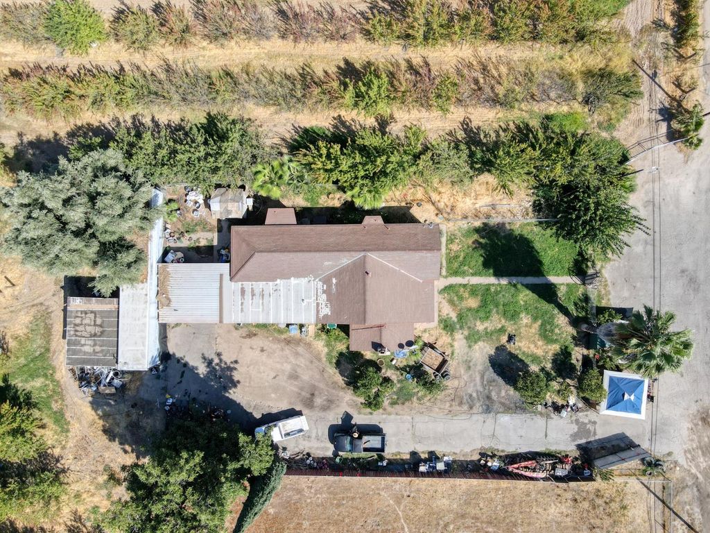 2209 N Marks Avenue, Fresno, CA 93722