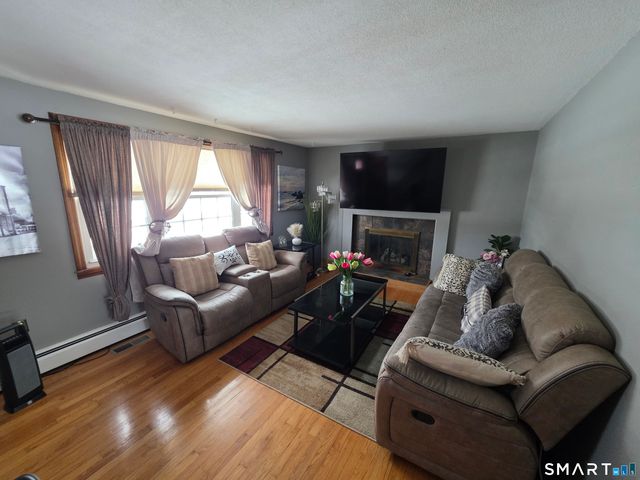 29 Eastgate Lane, Enfield, CT 06082