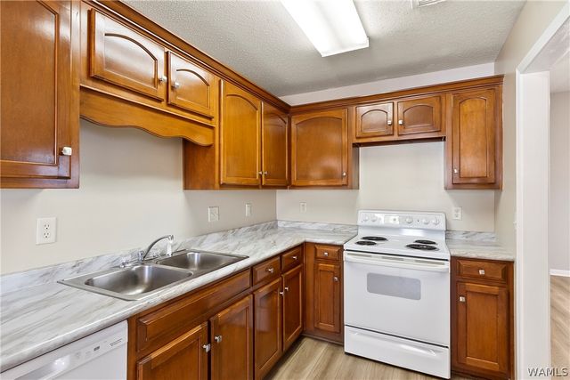 3701 Crescent Gardens, Tuscaloosa, AL 35404