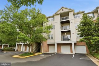 12148 GARDEN GROVE CIR #303, Fairfax, VA 22030