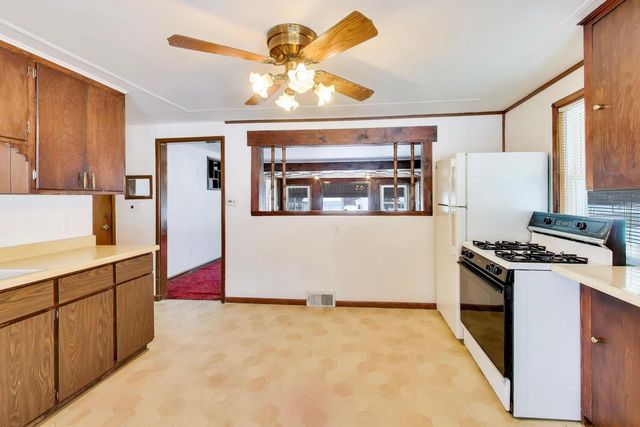 6104 Water STREET, Burlington, WI 53105