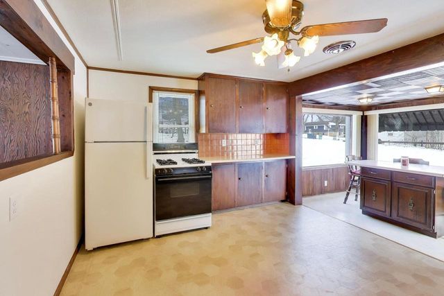 6104 Water STREET, Burlington, WI 53105