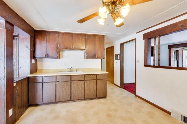 6104 Water STREET, Burlington, WI 53105