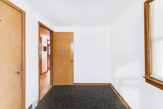 6104 Water STREET, Burlington, WI 53105