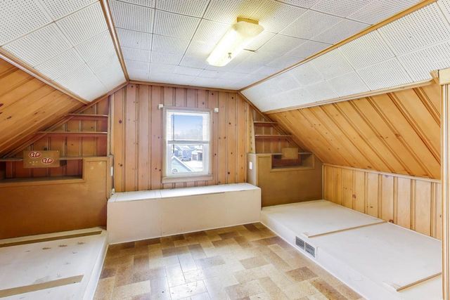 6104 Water STREET, Burlington, WI 53105