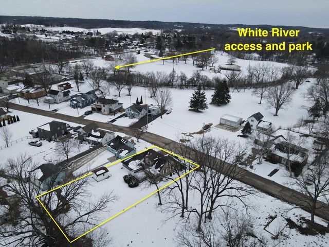 6104 Water STREET, Burlington, WI 53105