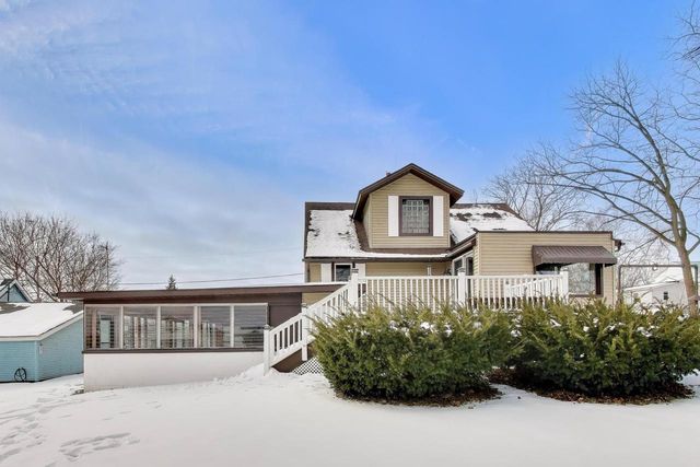 6104 Water STREET, Burlington, WI 53105