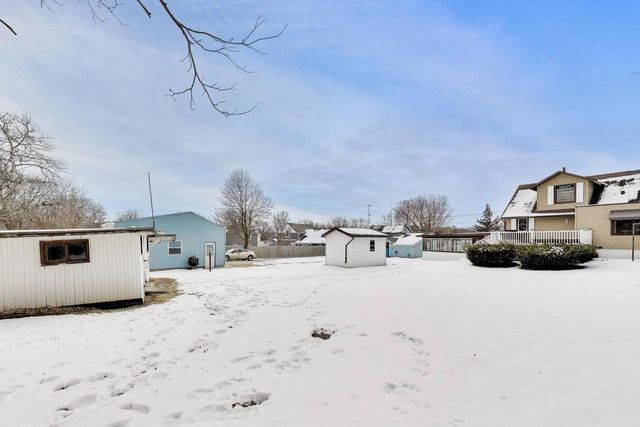 6104 Water STREET, Burlington, WI 53105