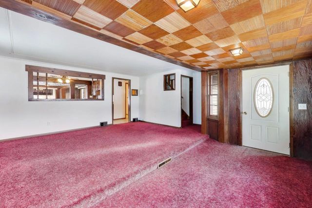 6104 Water STREET, Burlington, WI 53105