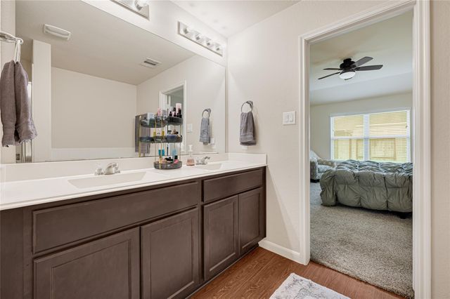 5 Rodeo Bend Drive, Manvel, TX 77578