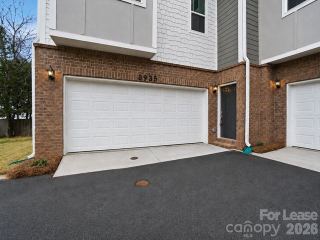 8935 Sharonbrook Drive, Charlotte, NC 28210