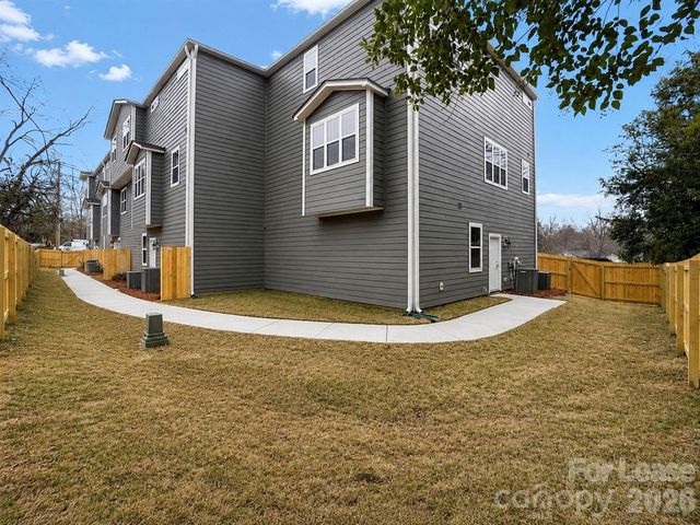 8935 Sharonbrook Drive, Charlotte, NC 28210